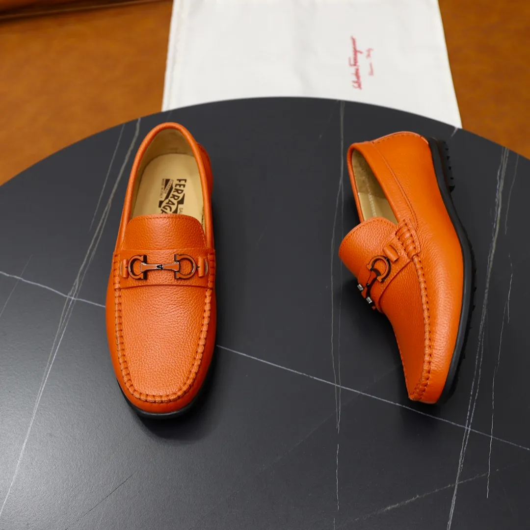 Men's shoes: 260🙅‍♂️🙅‍♂️🙅‍♂️Niuli Brand: Ferragamo Standard code: Men's code 38/44 (45 customized) Grade: Same as the official website Material: Original imported cowhide leather lining Original wear-resistant lightweight outsole Style category: Men's casual slip-on shoes Distinguished luxury brand elements top luxury Color: Actual picture color
